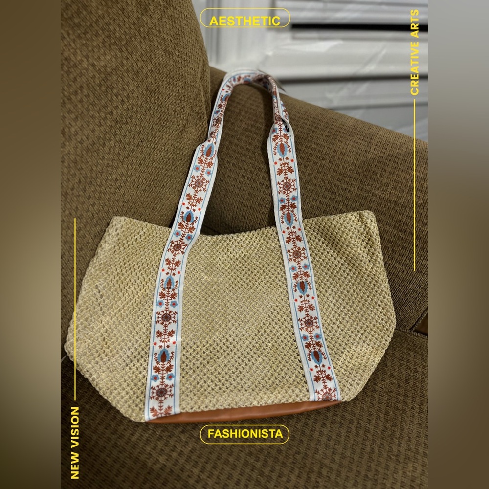 1987 Deauty Straw Pattern Vintage Style Bag